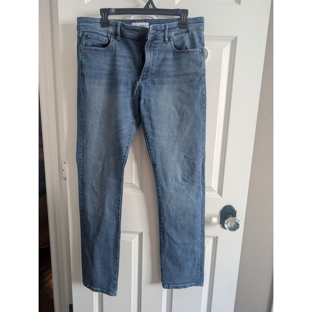 DL1961 Jeans 33x34 Blue Med Wash Denim J. Hilburn Slim Straight Rise Distressed